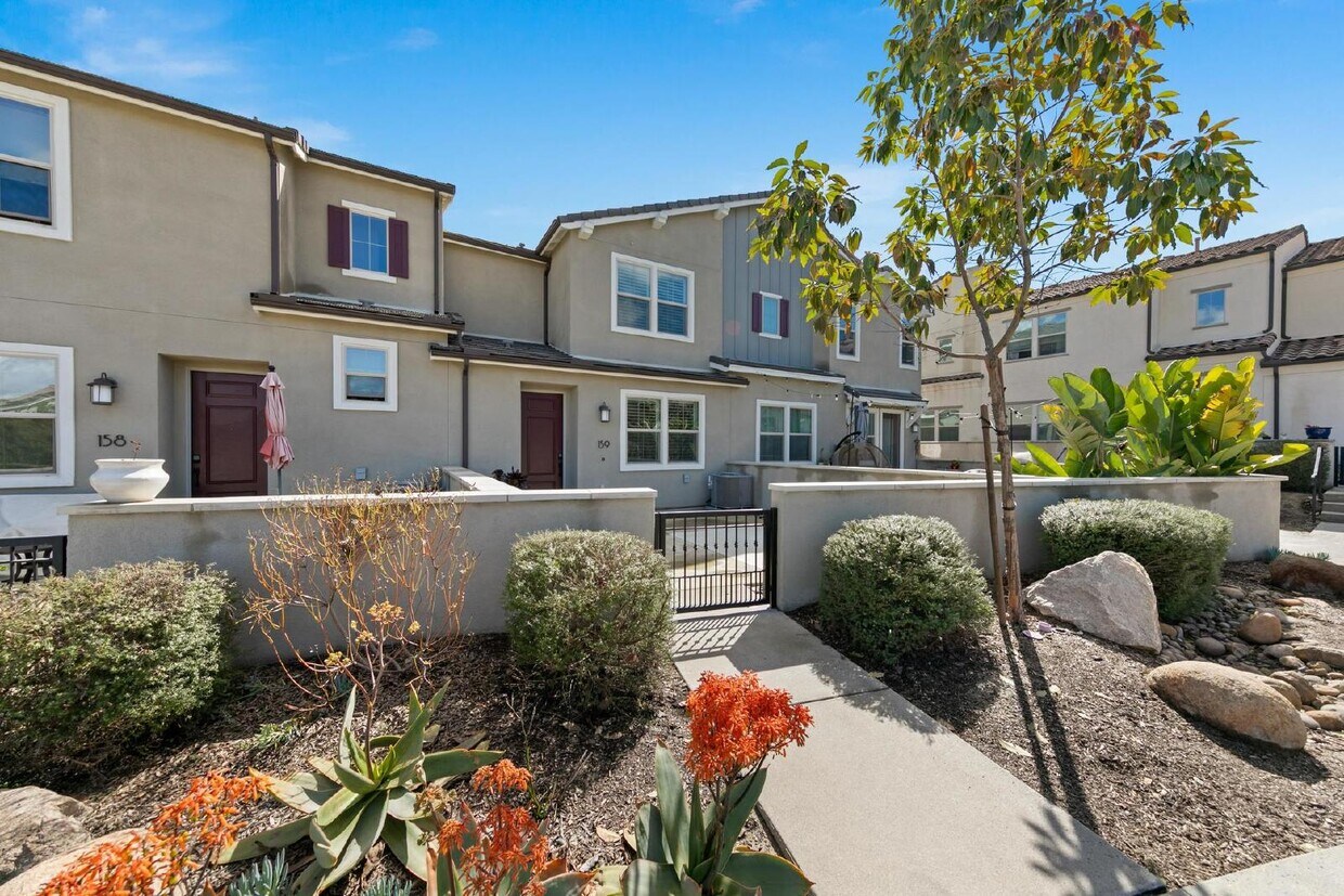 Primary Photo - Village of Escaya - 3 Br 2.5 Ba - 2 car at...