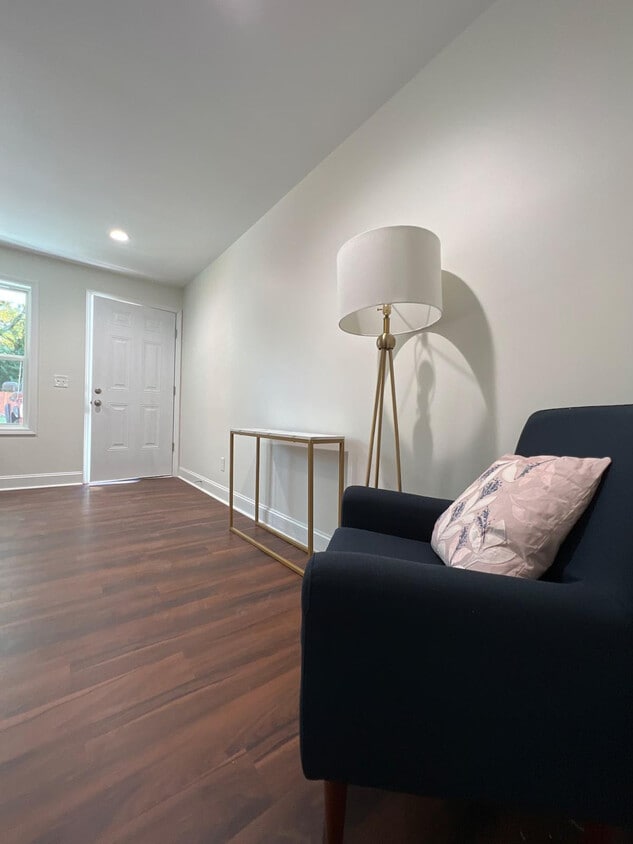 Foto principal - 1215 Buncombe Rd