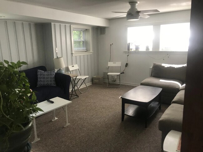 Foto del edificio - 4425 N Kenton Ave