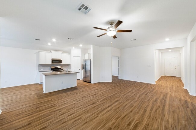 Building Photo - 1709 Catahoula Dr