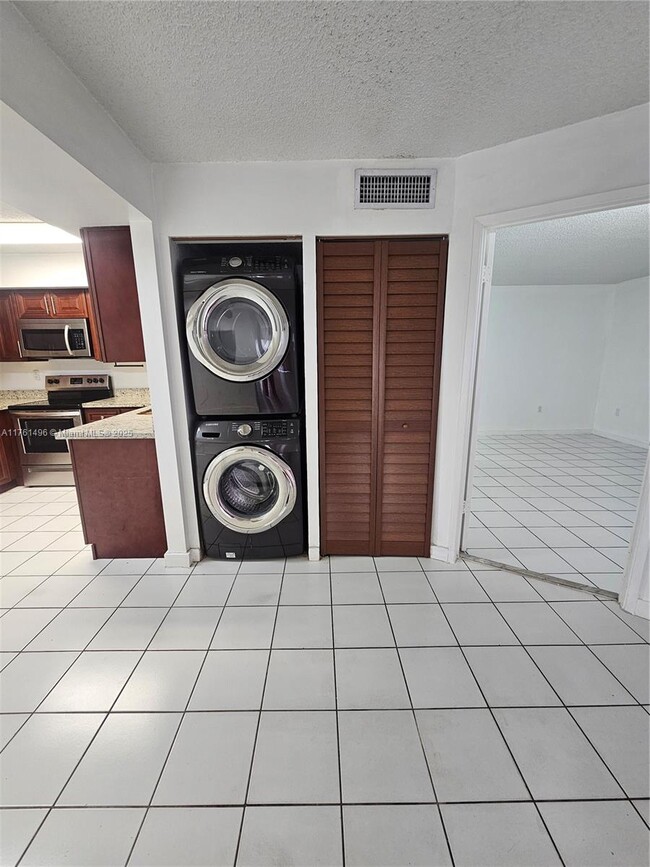 Foto del edificio - 15385 SW 76th Terrace