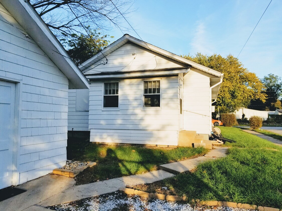Rear - 625 S Logan St