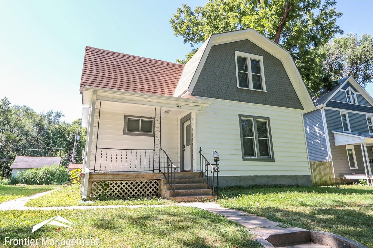 7 br, 3 bath House - 917 Osage 1 Photo