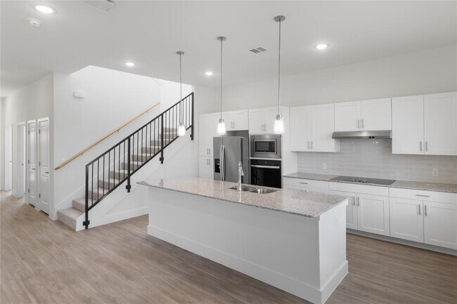 Foto del edificio - 18531 Kyle Seale Pkwy