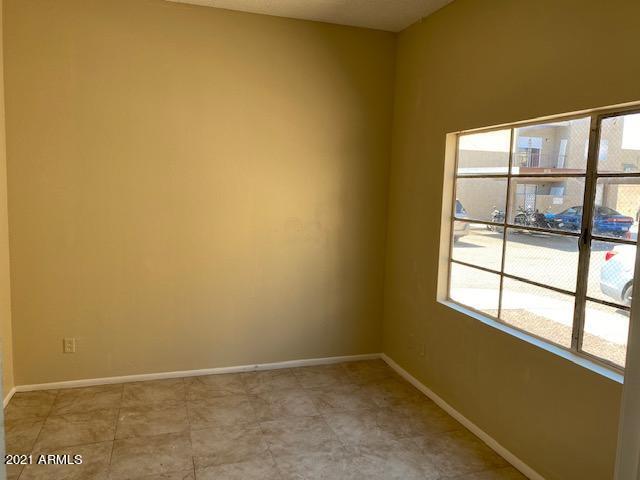 Building Photo - 2808 E Le Marche Ave