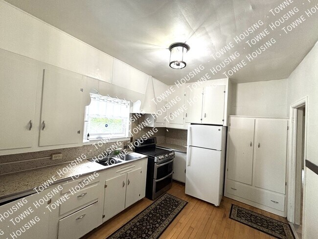 Foto del edificio - 1811 Weston Ave