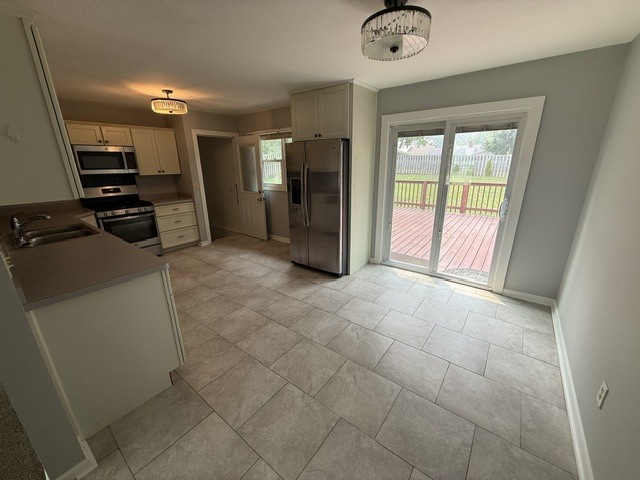 Building Photo - 455 Ridge Dr