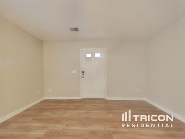 Building Photo - 129 Honey Tree Rd