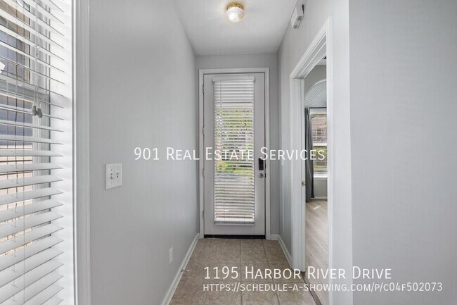 Foto del edificio - 1195 Harbor River Dr