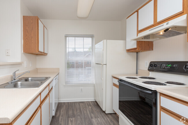 Regency Place - Apartments in Manassas, VA | Apartments.com