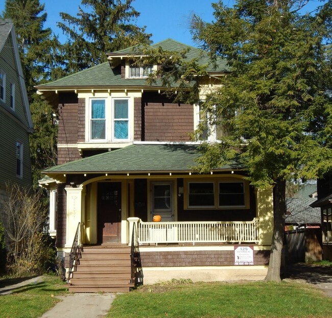 Photo - 125 Victoria Pl House
