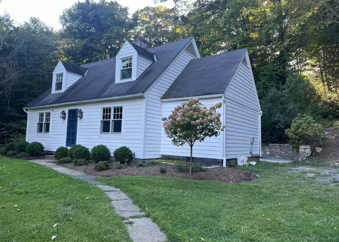 Primary Photo - 23 Cook St