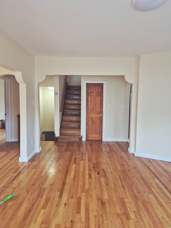 Building Photo - 93 Bowdoin St