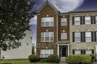 Building Photo - 1112 Hampton St