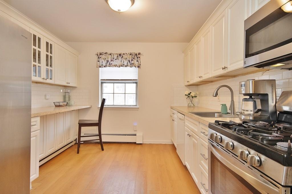Primary Photo - 292 Parkside Dr