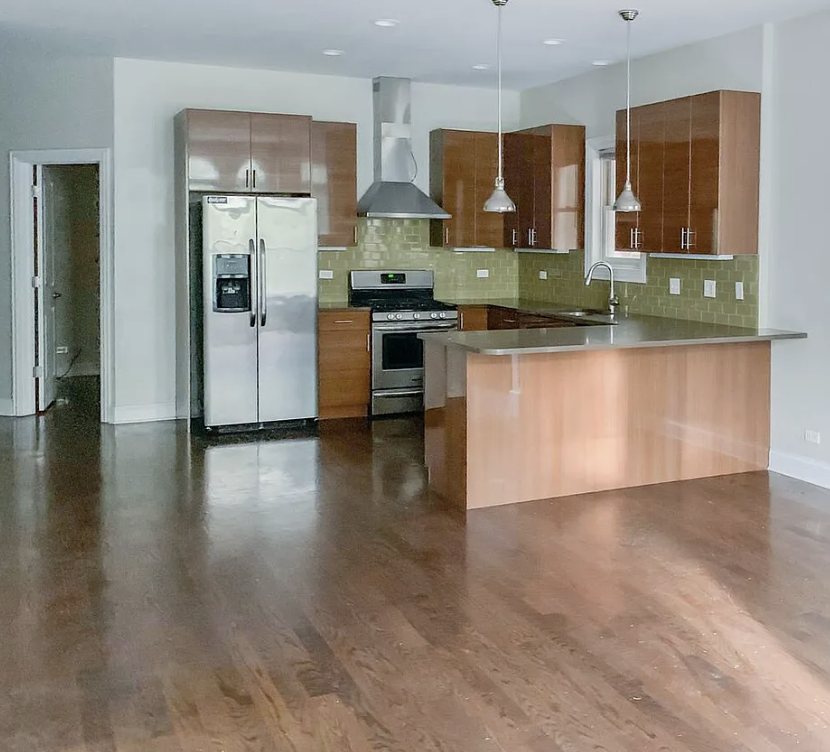 Foto principal - 2741 N Southport Ave