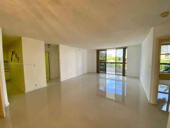Foto del edificio - 3530 Mystic Pointe Dr