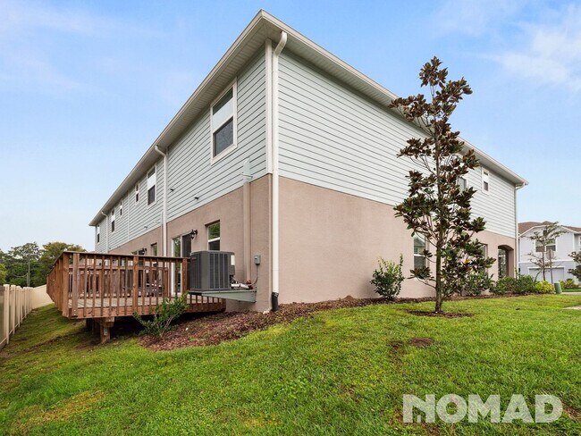Building Photo - 3 Bedroom Townhome in Tampa