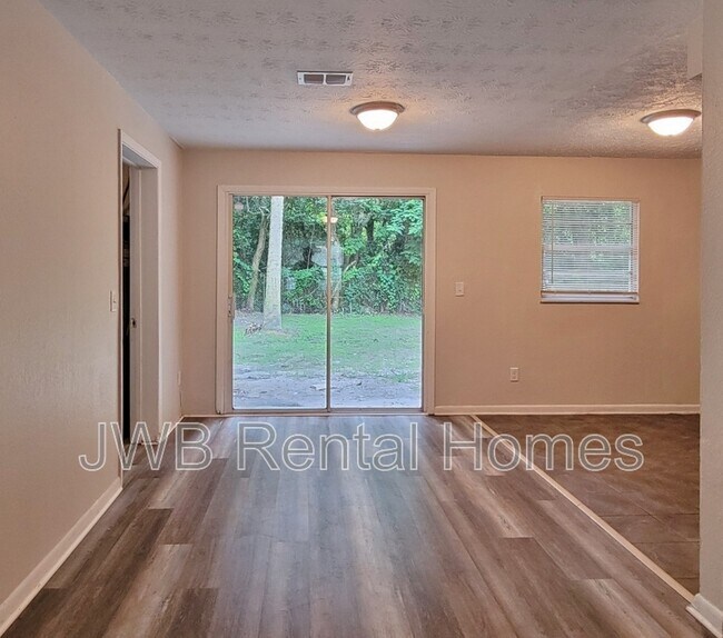 Foto del edificio - 2414 Coleman Ct