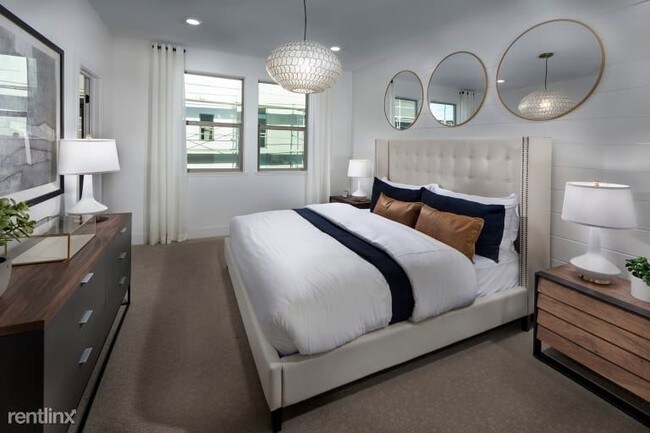 Foto del edificio - 3 br, 3.5 bath Townhome - Magnetic Loop