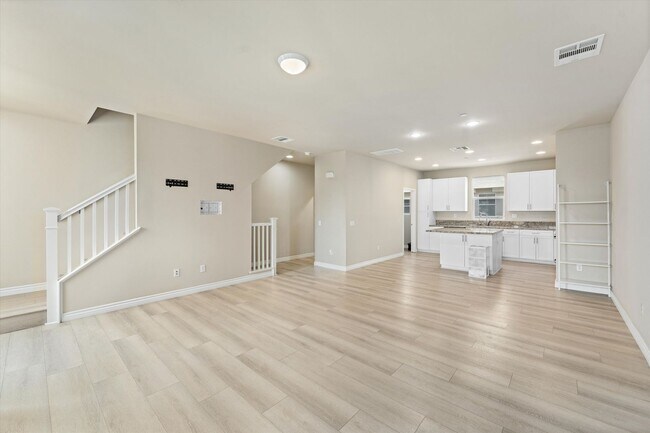 Foto del edificio - 2651 W Lincoln Ave