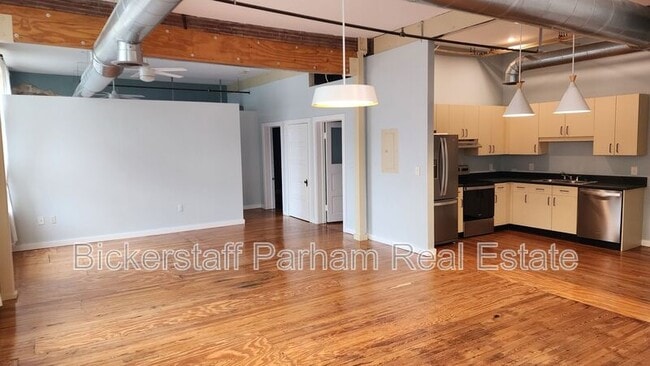 Building Photo - 1204 1st Ave