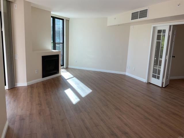 Foto del edificio - 500 W Harbor Dr