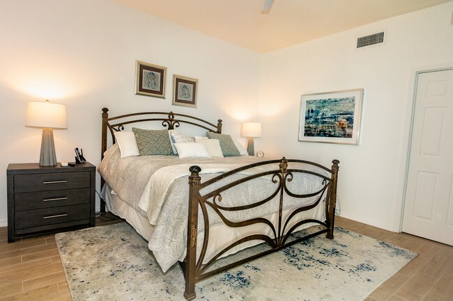 Building Photo - 255 Barefoot Beach Blvd