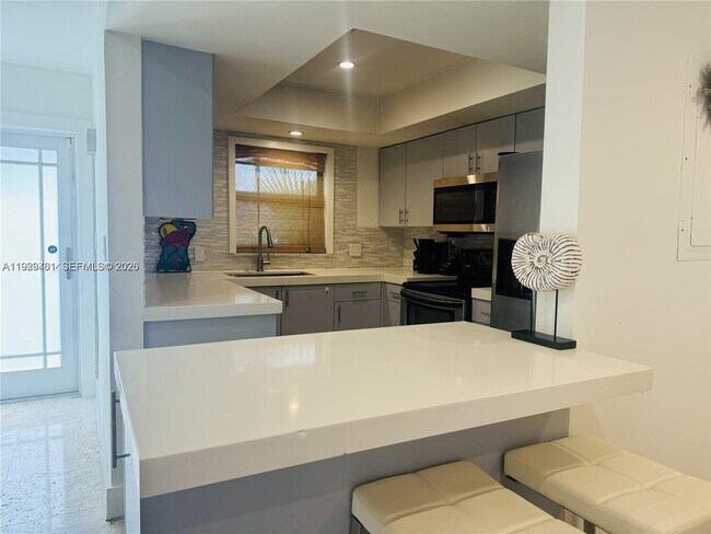 Foto del edificio - 1987 NE 123rd St