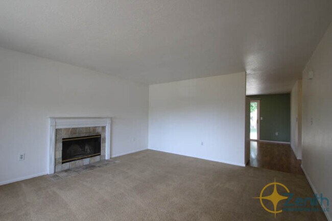 Building Photo - 8303 NE 136th Ave