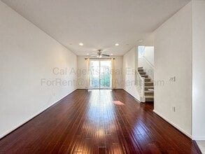 Building Photo - 110 Heligan Ln