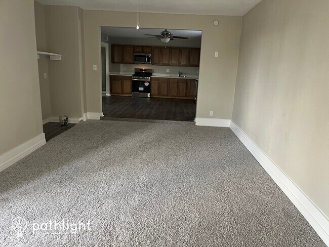 Foto del edificio - 640 Mountain View Avenue NE
