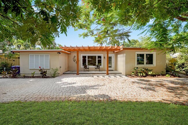 Foto del edificio - 401 NW 21st Ct