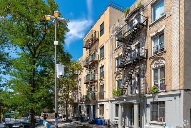 Building Photo - 943 Saint Marks Ave