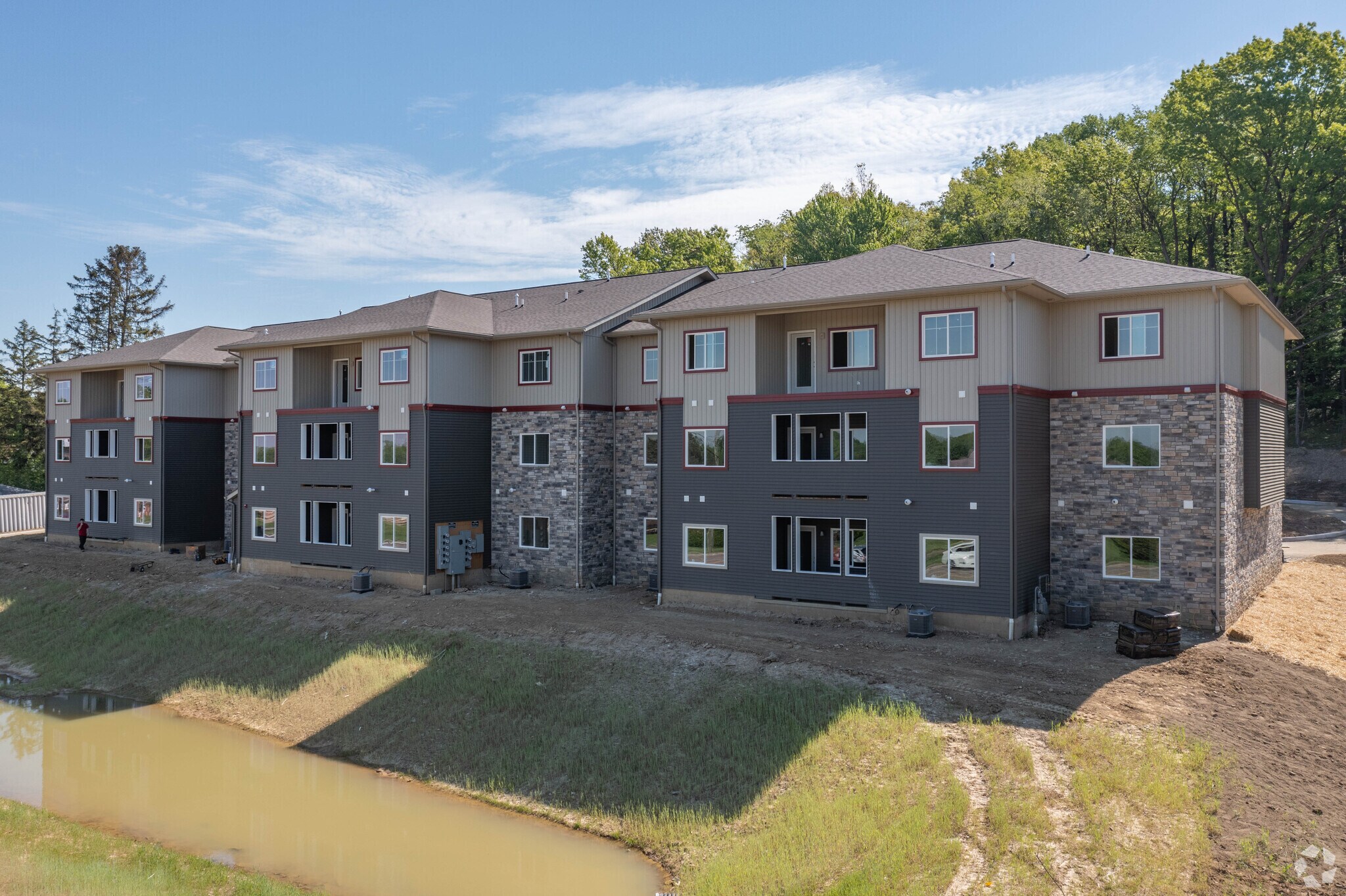 Miller 171 Apartment Homes – photo 1 of 3