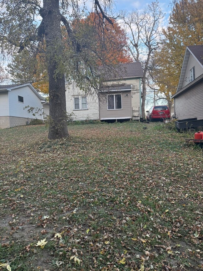 Backyard - 204 Independence Ave S