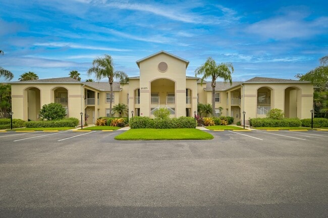 ** Stoneybrook Estero - 1st Floor Condo - Turn-Key & Furnished Rental ** - ** Stoneybrook Estero - 1st Floor Condo - Turn-Key & Furnished Rental **