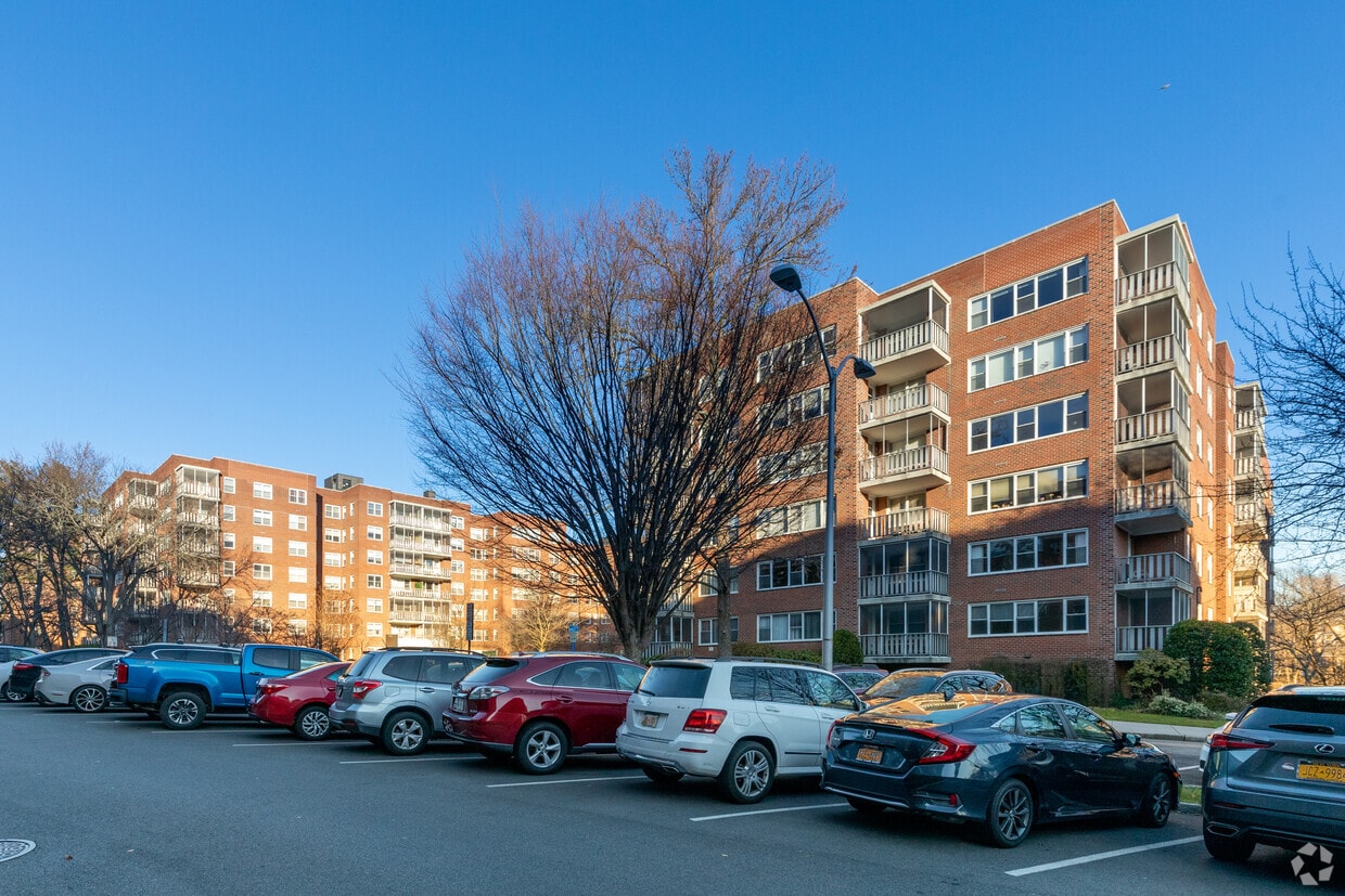 Garth Essex Apartments in Scarsdale, NY