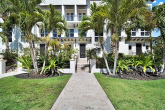 Building Photo - 425 N Ocean Blvd