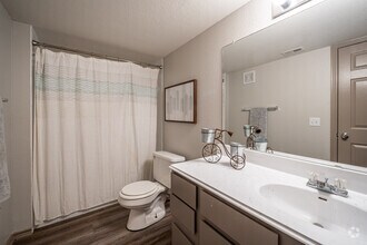 2BR, 2BA - 930SF - Fifteen12