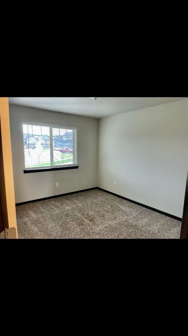 Building Photo - Modern Comfort in the Heart of Coeur d’Alene!