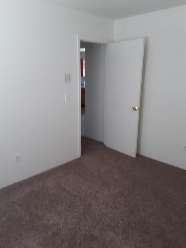 Building Photo - 439 S Alarcon St