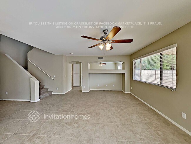 Foto del edificio - 15555 W Meade Ln