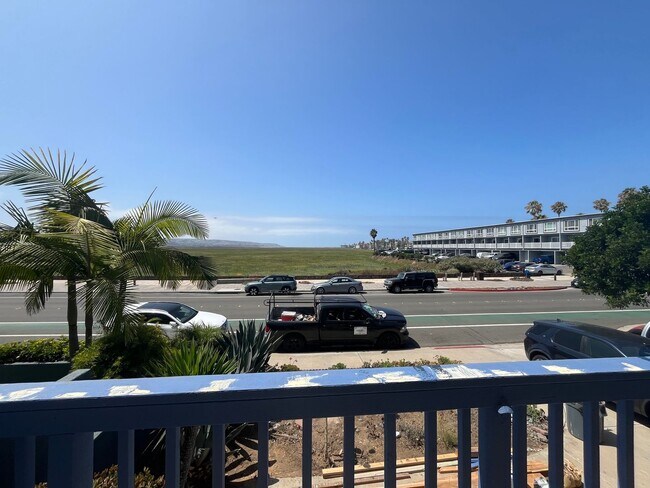 Foto del edificio - 2BR/2BA Condo Available Now - $1,000.00 Off First Months Rent