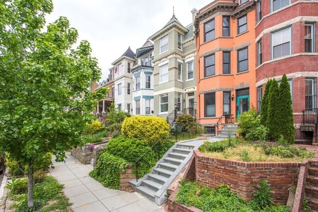 Photo - 1127 Fairmont St NW Apartment