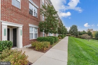Building Photo - 42379 Goldenseal Square