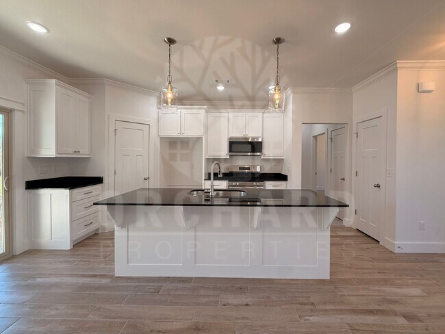 Foto del edificio - Bella Vista Single-Family Home- 3 Bed/ 2 Bath- Beautiful Cheston Plan