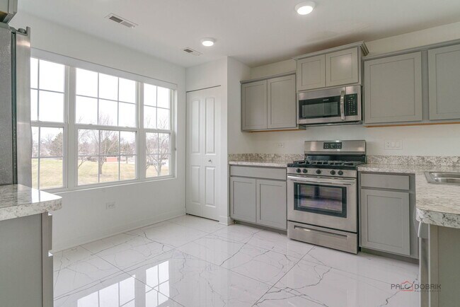 Foto del edificio - 667 W Hickory St