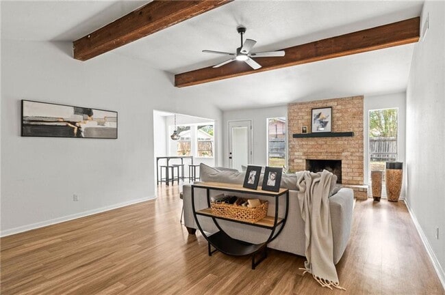 Building Photo - 4 Bedroom