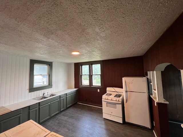 Building Photo - 3303 Claremont Ave